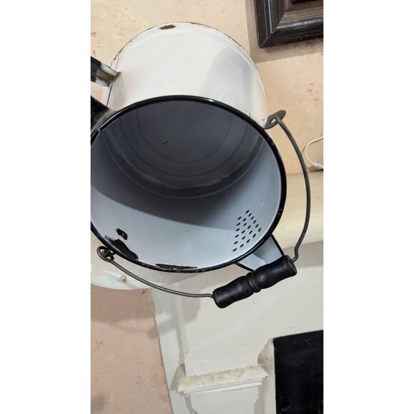 Vintage Large White & Black Enamelware Porcelain Cowboy Kettle Coffee Pot Farmho - Picture 10 of 11